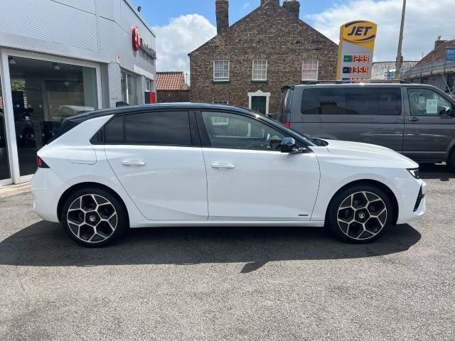 2024 Vauxhall Astra 1.2 Turbo 130 Ultimate 6-Speed Manual 5dr**TOP OF THE RANGE MODEL FULLY LOADED**