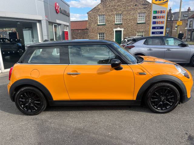 2015 Mini Hatchback 1.5 Cooper (136PS) 6-Speed Manual 3dr**OVER £2,500 OF OPTIONS+£20 ROAD TAX**