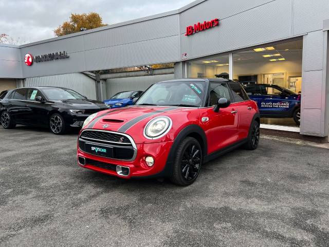 Mini Hatchback 2.0 Cooper S Exclusive II (192PS) 6-Speed Manual 5dr***COMFORT PACK+HEATED FRONT SEATS** Hatchback Petrol Chili Red