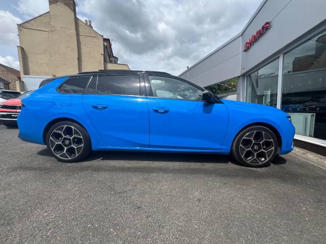 2025 Vauxhall Astra 1.2 Turbo 130 Ultimate 6-Speed Manual 5dr**TOP OF THE RANGE ESTATE**