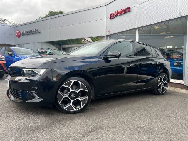 Vauxhall Astra 1.2 Turbo 130 Ultimate 5dr 8-Speed Automatic***HEADS UP DISPLAY+REAR CAMERA** Hatchback Petrol Carbon Black