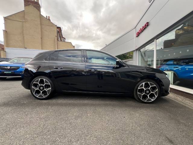 2025 Vauxhall Astra 1.2 Turbo 130 Ultimate 5dr 8-Speed Automatic***HEADS UP DISPLAY+REAR CAMERA**
