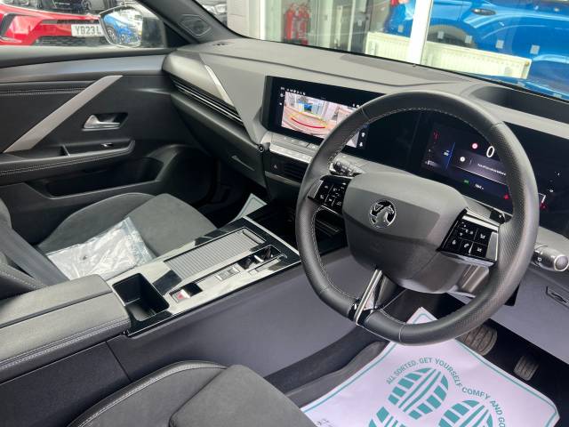 2025 Vauxhall Astra 1.2 Turbo 130 Ultimate 5dr 8-Speed Automatic***HEADS UP DISPLAY+REAR CAMERA**