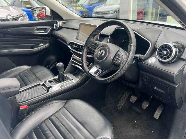 2024 MG MG HS 1.5 T-GDI Trophy 6-Speed Manual 5dr**FULL LEATHER+SAT NAV+REAR CAM+HEATED SEATS**