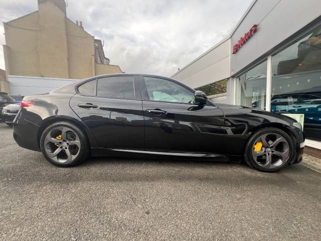 2017 Alfa Romeo Giulia 2.2 JTDM-2 180 Speciale 4dr 8-Speed Automatic***LOW MILEAGE+UPGRADED RED LEATHER INTERIOR**